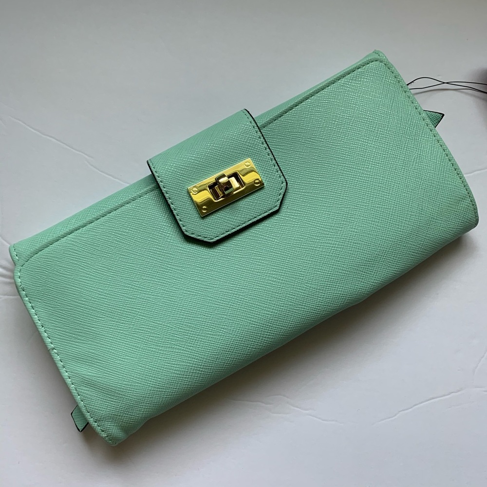 Merona wallet - Picture 1 of 3